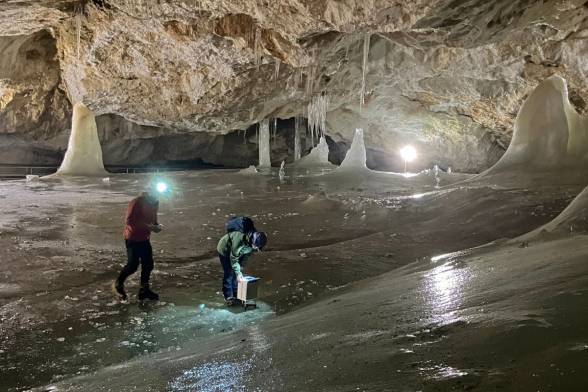 Čo sa deje s ľadom v Dobšinskej ľadovej jaskyni?